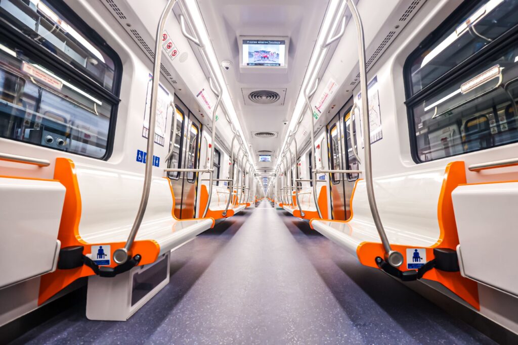 قطار مترو تایر لاستیکی