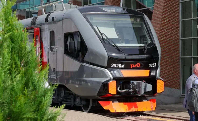 رونمایی “ترانس ماش” از قطار برقی جدید EP2DM