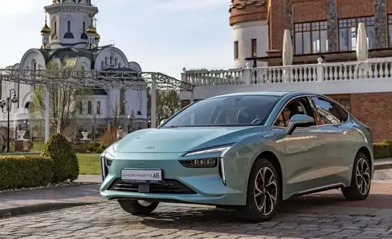 AMBERAUTO A5 همچنان پرفروش‌ترین خودروی برقی روسیه